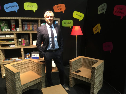 Beurs kast en stoel